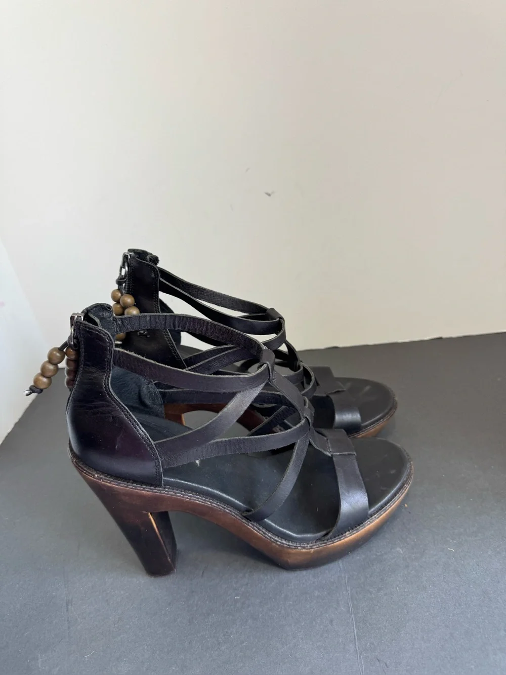 UGG Salima Platform High Heel Sandal Gladiator Pumps Black Leather. Size 10